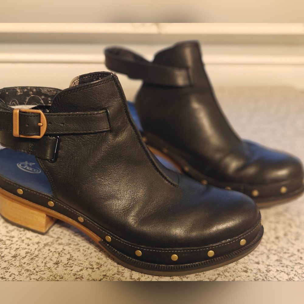 Chaco Cataluna Clog Women's Black 9US Leather EUC Strappy